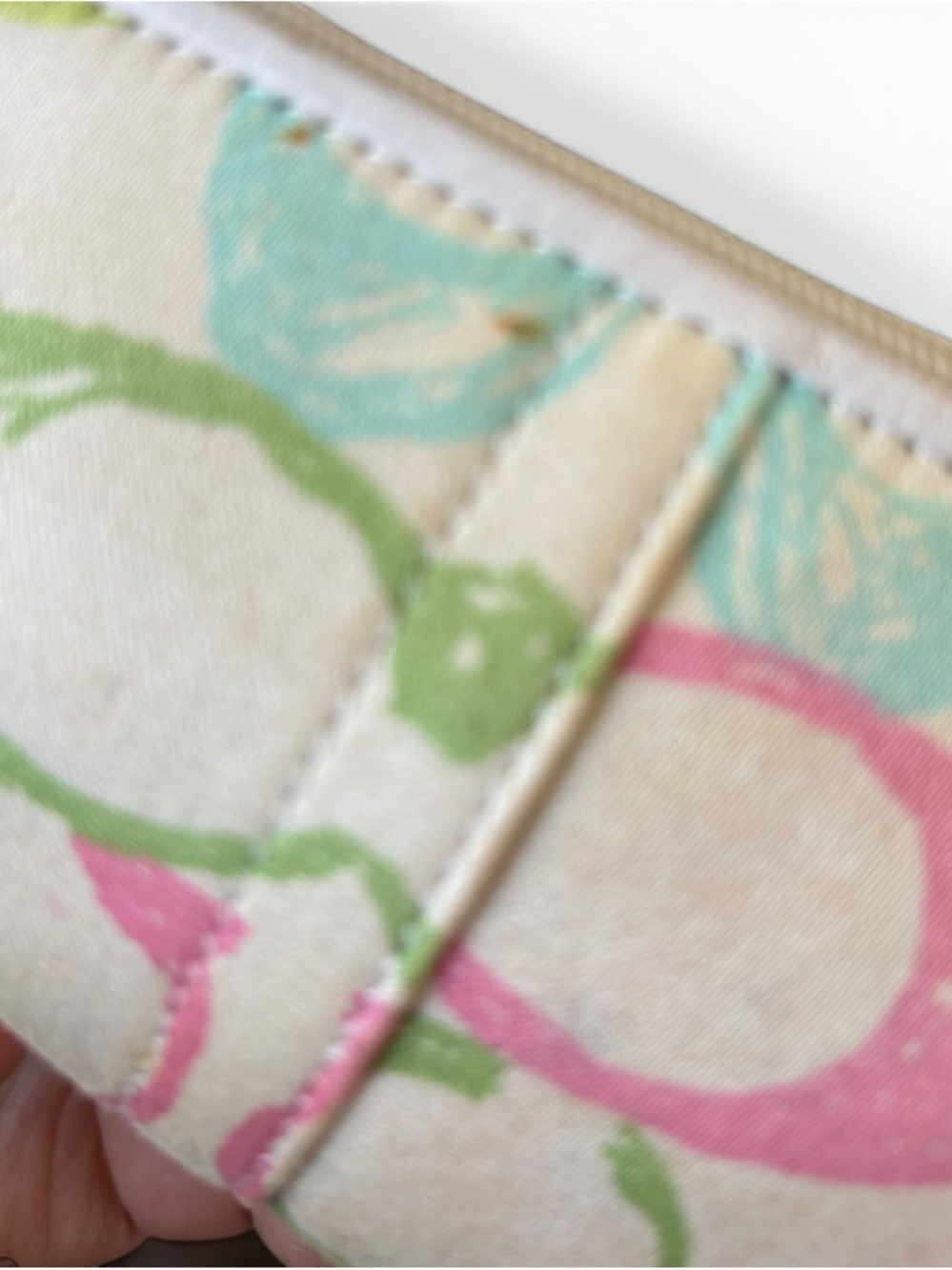 a vintage Coach Y2K pastel scribble wristlet ivory Canvas bag - Picture 6 of 16
